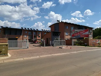 2 Bedroom Apartment To Rent in Pretoria - img