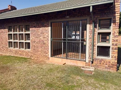 3 Bedroom Townhouse To Rent in Pretoria - img