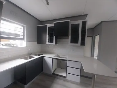 2 Bedroom Apartment To Rent in Pretoria - bXXm.webp