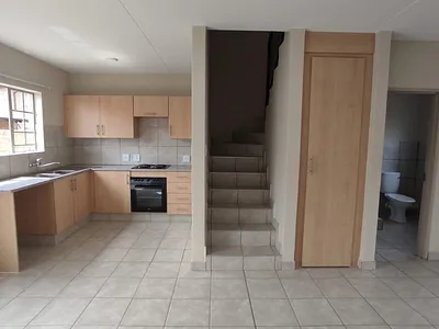 3 Bedroom Apartment To Rent in Pretoria - GhxA.webp