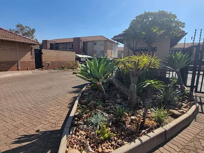 2 Bedroom Apartment For Sale in Pretoria - dkxJ.webp