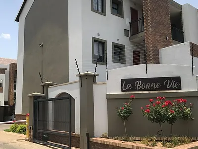 1 Bedroom Apartment To Rent in Pretoria - img