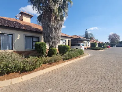 3 Bedroom Townhouse For Sale in Pretoria - TvBV.webp