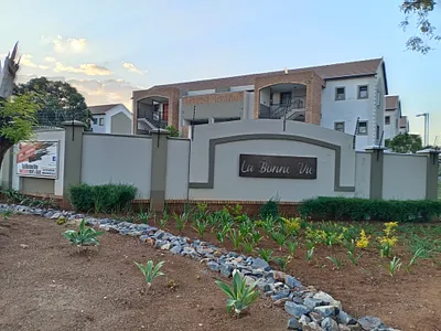2 Bedroom Apartment To Rent in Pretoria - OAzg.webp
