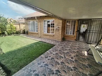 2 Bedroom Townhouse To Rent in Pretoria - 0ejo.webp
