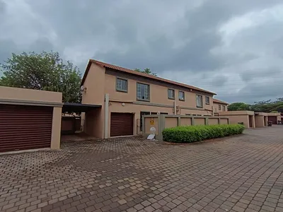 3 Bedroom Townhouse To Rent in Pretoria - UU4D.webp
