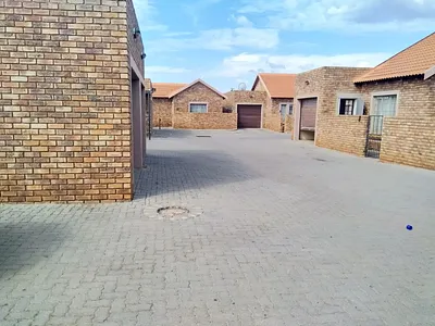2 Bedroom Townhouse To Rent in Pretoria - l4gq.webp