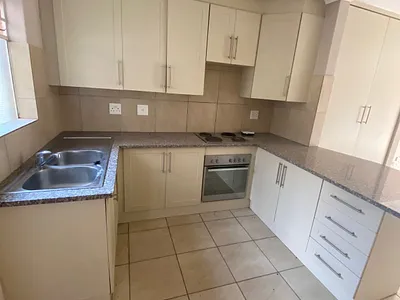 2 Bedroom Apartment To Rent in Pretoria - DgtM.webp