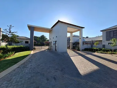 3 Bedroom Apartment To Rent in Pretoria - IIff.webp
