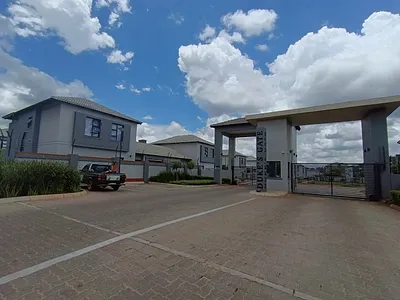 3 Bedroom Townhouse To Rent in Pretoria - Y2OD.webp