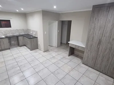 0.5 Bedroom Apartment To Rent in Pretoria - Vq19.webp