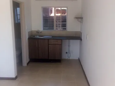 0.5 Bedroom Apartment To Rent in Pretoria - aPWl.webp