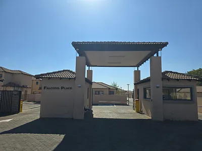2 Bedroom Townhouse For Sale in Pretoria - TAC4.webp