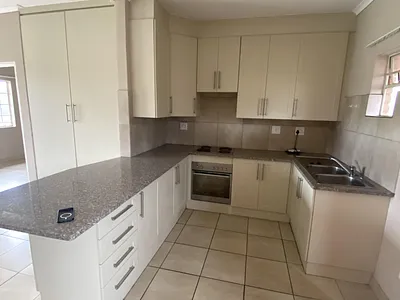2 Bedroom Apartment To Rent in Pretoria - img