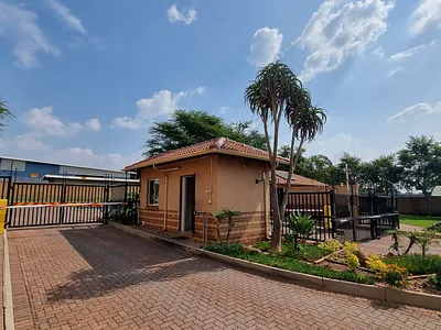 2 Bedroom Apartment For Sale in Pretoria - eDKn.webp