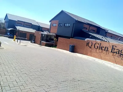 2 Bedroom Townhouse To Rent in Pretoria - svs0.webp