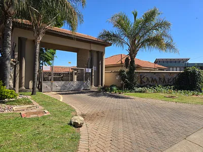 2 Bedroom Townhouse To Rent in Pretoria - 2no0.webp