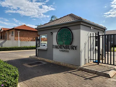 2 Bedroom Apartment For Sale in Pretoria - fNTj.webp