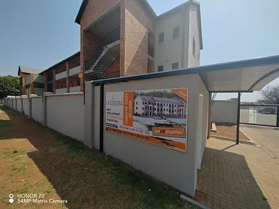 2 Bedroom Apartment For Sale in Pretoria - img