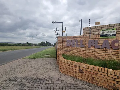 2 Bedroom Townhouse To Rent in Centurion - x8LP.webp