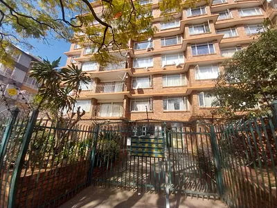 3.5 Bedroom Apartment For Sale in Pretoria - img
