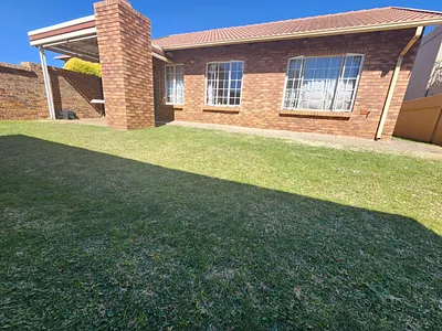 3 Bedroom Townhouse For Sale in Pretoria - mbTE.webp