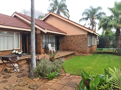 3 Bedroom House To Rent in Akasia - jqAA.webp