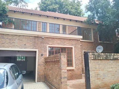 3 Bedroom Townhouse To Rent in Akasia - KtSr.webp