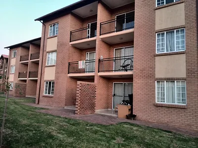 2 Bedroom Apartment To Rent in Annlin-Wes, Pretoria - Y70d.webp