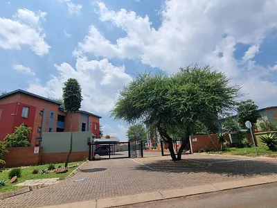2 Bedroom Apartment For Sale in Pretoria - 4uBe.webp