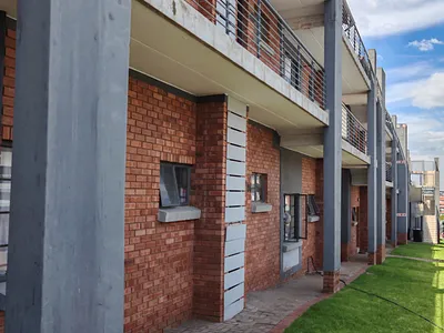 2 Bedroom Apartment For Sale in Midrand - R9U2.webp