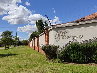 2 Bedroom Townhouse To Rent in Centurion - pF70.webp