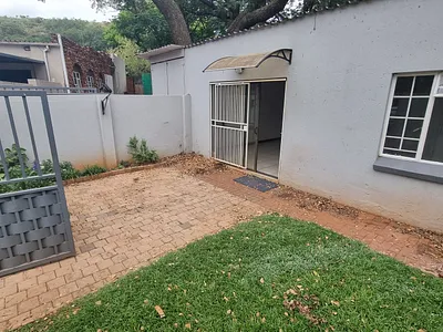 1 Bedroom Apartment To Rent in Pretoria - 7V77.webp
