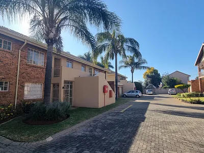 3 Bedroom Apartment To Rent in Pretoria - 4bOP.webp