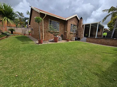 3 Bedroom Townhouse For Sale in Pretoria - 1o47.webp