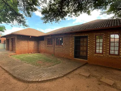 4 Bedroom House To Rent in Pretoria - ovWj.webp