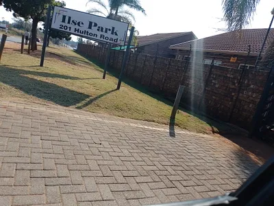 2 Bedroom Townhouse To Rent in Akasia - Om14.webp