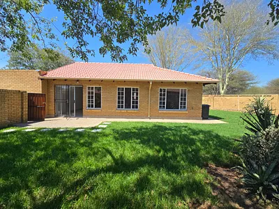 3 Bedroom Townhouse For Sale in Pretoria - img