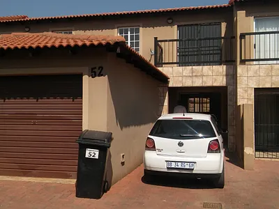 3 Bedroom Apartment To Rent in Pretoria - zfI9.webp