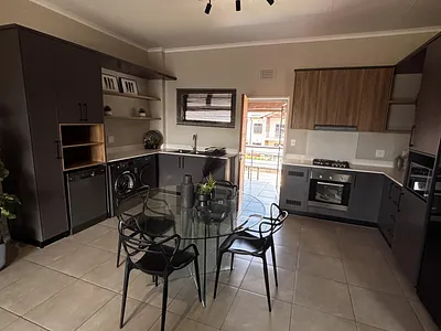2 Bedroom Apartment For Sale in Pretoria - Qv17.webp