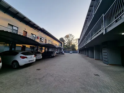 2 Bedroom Apartment For Sale in Pretoria - 7qFi.webp