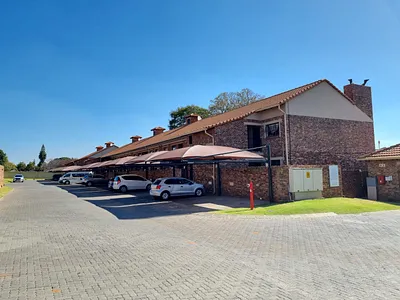 2 Bedroom Apartment To Rent in Pretoria - 8bWC.webp