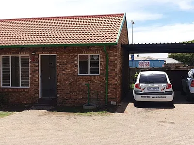 2 Bedroom Townhouse To Rent in Akasia - Mcc9.webp