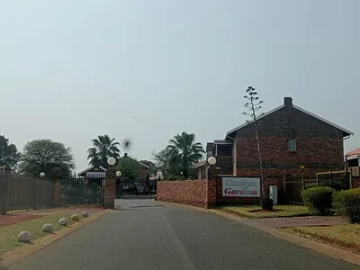 2 Bedroom Apartment For Sale in Akasia - eRfc.webp