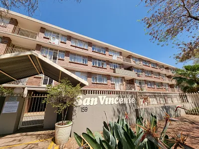 3 Bedroom Apartment To Rent in Pretoria - 6jmq.webp