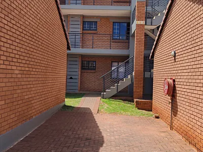 2 Bedroom Apartment For Sale in Midrand - 4mn2.webp