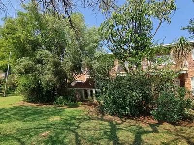 3 Bedroom Townhouse To Rent in Pretoria - 2crf.webp