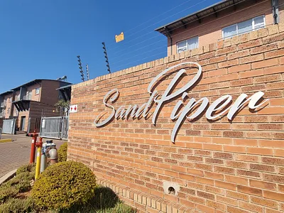 2 Bedroom Apartment To Rent in Pretoria - F3rI.webp