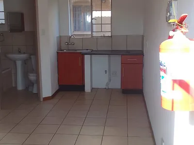 0.5 Bedroom Apartment To Rent in Pretoria - JEM9.webp