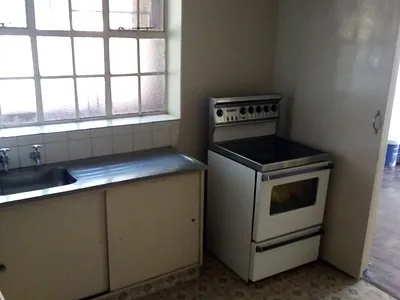 1.5 Bedroom Apartment To Rent in Pretoria - izUO.webp